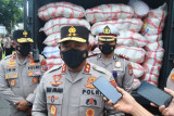 Polda Sulut salurkan bansos Setpres RI untuk warga terdampak COVID-19