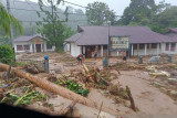 Hujan lebat menyebabkan banjir di Serui, Kepulauan Yapen Papua