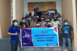 Aice bagikan masker di Polres dan RS Dr Yasin Bone