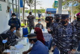 TNI AL menggelar vaksinasi maritim di Tanjung Pasir Tangerang