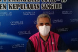Gelombang tinggi merusak tanggul pantai di Tahuna
