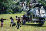 11 warga dievakuasi dari Kiwirok ke Oksibil di Pegunungan Bintang Papua