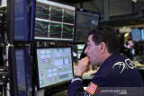 Saham Wall Street beragam, Dow dan S&P akhiri pekan bergejolak naik tipis