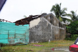 Badai rusak tiga rumah dan satu sekolah di Meulaboh Aceh Barat