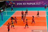 PON Papua - Pelatih-pemain voli putri Papua menangis