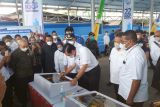 Menko Marves Luhut resmikan pasar ikan modern Fandoi Biak Papua