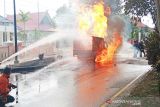 Mobil diduga bermuatan BBM terbakar di Palangka Raya