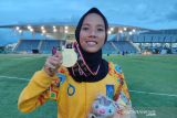 PON Papua - Atlet NTB Dian Ekayanti meraih emas 3.000m halang rintang