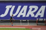 Atlet Peparnas Kontingen Jawa Barat menjalani pemusatan latihan di Gor Pajajaran, Bandung, Jawa Barat, Rabu (13/10/2021). Latihan tersebut ditujukan untuk persiapan atlet dalam menghadapi Peparnas XVI yang akan diselenggarakan pada 2 November hingga 15 November mendatang. ANTARA FOTO/Raisan Al Farisi/agr