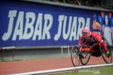 Atlet Peparnas Kontingen Jawa Barat menjalani pemusatan latihan di Gor Pajajaran, Bandung, Jawa Barat, Rabu (13/10/2021). Latihan tersebut ditujukan untuk persiapan atlet dalam menghadapi Peparnas XVI yang akan diselenggarakan pada 2 November hingga 15 November mendatang. ANTARA FOTO/Raisan Al Farisi/agr