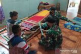 TNI perbatasan: mengatakan Kerajinan tangan menenun warisan budaya bangsa