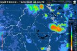 BMKG prakirakan hujan lebat disertai kilat dan angin kencang landa sebagian Indonesia