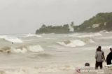 BMKG mengimbau warga waspada gelombang tinggi lima titik perairan di NTT