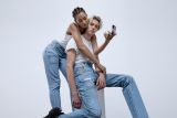 Samsung luncurkan jeans Z Flip Pocket Denim terinspirasi Galaxy Z Flip 3