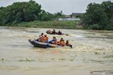 Enam korban perahu terbalik di Bengawan Solo belum ditemukan