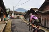 Seri 2 Tour de Borobudur tempuh rute Borobudur-Nepal Van Java