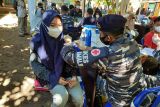 Lantamal VI Makassar gelar serbuan vaksinasi COVID-19 di pulau terpadat