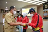 Pemkot Makassar serahkan bonus bagi peraih medali di PON XX Papua