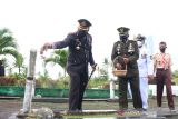 Peringati Hari Pahlawan, Pemda Polres dan TNI ziarah ke makam pahlawan