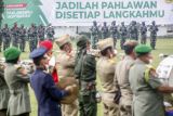 Prajurit TNI mengikuti upacara memperingati Hari Pahlawan di Lapangan Tegar Beriman, Kabupaten Bogor, Jawa Barat, Rabu (10/11/2021). Tema Hari Pahlawan Nasional tahun 2021 adalah Pahlawanku Inspirasiku. ANTARA FOTO/Yulius Satria Wijaya/aww.