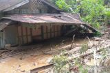 Satu rumah warga di Paroman Talamau dihantam longsor