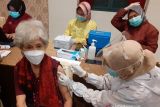 Menolak, jadi kendala vaksinasi lanjut usia di Batam
