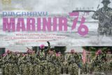 Sejumlah prajurit Korps Marinir meneriakan yel-yel saat mengikuti upacara peringatan HUT ke-76 Korps Marinir di Kesatrian Marinir Hartono, Cilandak, Jakarta, Senin (15/11/2021). Peringatan HUT ke-76 Korps Marinir tersebut bertemakan 