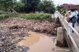 Aliran sungai di Kudus dibersihkan dari tumpukan sampah