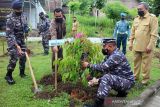 TNI AL tanam pohon dan tebar benih ikan di kawasan Embung Giriroto Boyolali