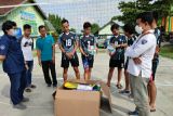 Lestari Moerdijat salurkan alat olah raga kepada klub di Demak dan Kudus