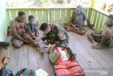 Satgas TNI layani pengobatan langsung ke rumah warga perbatasan RI-PNG