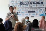 PLN memberikan bantuan beasiswa kepada 20 mahasiswa UCM