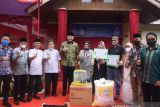 Legislator Sumbar serahkan bantuan KUB dan Alsintan ke Padang Panjang