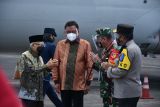 Pangdam XIII/Merdeka Sambut Kedatangan Wapres di Bandara Sam Ratulangi