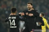 Dengan sepuluh pemain, PSG bekuk Nantes