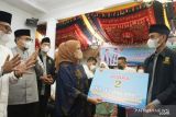 Pemkab Tanah Datar serahkan bonus kepada kafilah MTQ Nasional-39 Padang Panjang