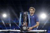 Zverev juarai ATP Finals, kalahkan Medvedev 6-4 6-4