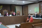 Jaksa tunjukkan bukti permintaan Azis Syamsuddin tak jadikan Aliza tersangka