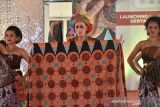 DIY mempromosikan batik tulis nitik Desa Trimulyo melalui gebyar batik