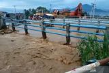 Sejumlah kereta tertahan akibat rel tergenang banjir