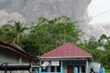 BPBD kirim tim bantu evakuasi warga terdampak letusan Semeru