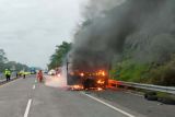 Tak ada korban jiwa saat bus terbakar di ruas tol Semarang-Solo