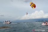 TNI AU gelar latihan parasailing di Kepri Coral Kota Batam