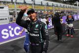 Hamilton amankan pole GP Arab  Saudi, Verstappen tabrak pagar pembatas
