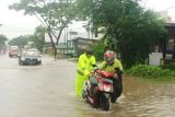 Polres Majene kerahkan personel bantu evakuasi warga terjebak banjir