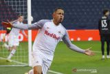 Salzburg ke16 besar, Sevilla turun ke Liga Europa