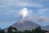 Gunung Semeru alami letusan  dan guguran