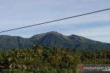 BPBD meminta warga tetap tenang meski Gunung Awu di Sangihe level II