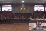 Saksi terisak-isak ceritakan tanah warga yang diduga dirampas TNI