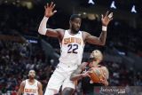 NBA - Phoenix Suns tawarkan kontrak Rp1,9 triliun untuk Deandre Ayton